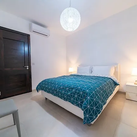 Hal-saghtrija - Sea Views And Pool Apartman