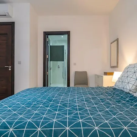 Hal-saghtrija - Sea Views And Pool *