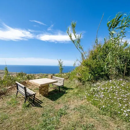 Hal-saghtrija - Sea Views And Pool Żebbuġ