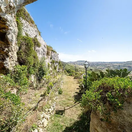 Hal-saghtrija - Sea Views And Pool